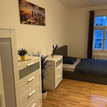 Sunlit Apartment Close To City Center 布拉格 外观 照片